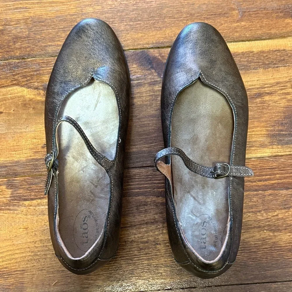 Taos Footwear step out